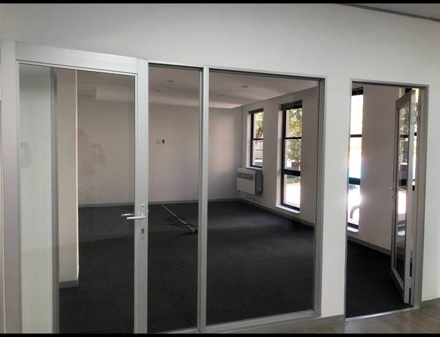 209M² OFFICE TO LET IN HYDE PARK